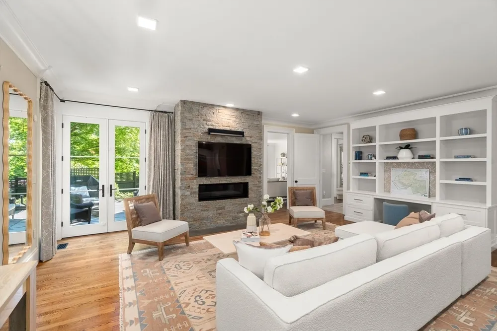 175 COOLIDGE HILL, Cambridge, MA 02138