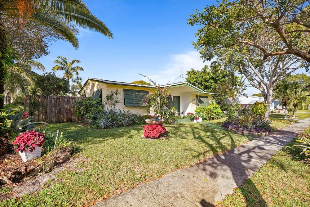 3421 SW 15th St, Fort Lauderdale, FL 33312