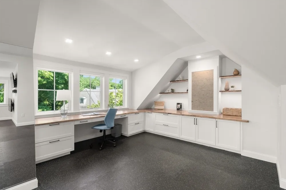 175 COOLIDGE HILL, Cambridge, MA 02138