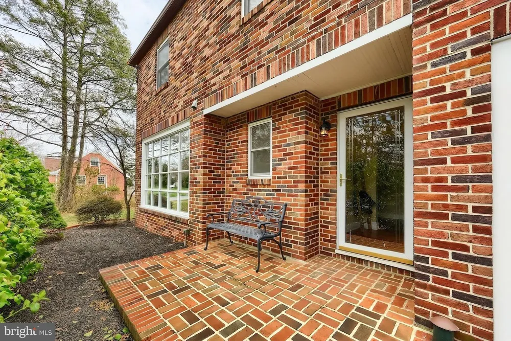 990 E Canal Rd, Dover, PA 17315