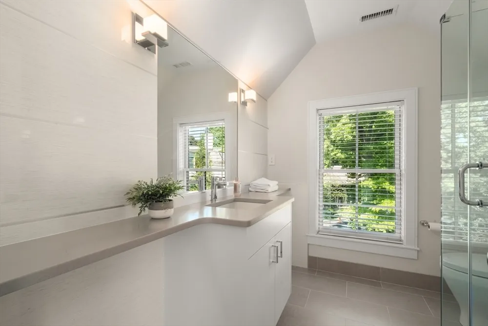 175 COOLIDGE HILL, Cambridge, MA 02138
