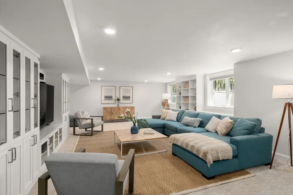 175 COOLIDGE HILL, Cambridge, MA 02138