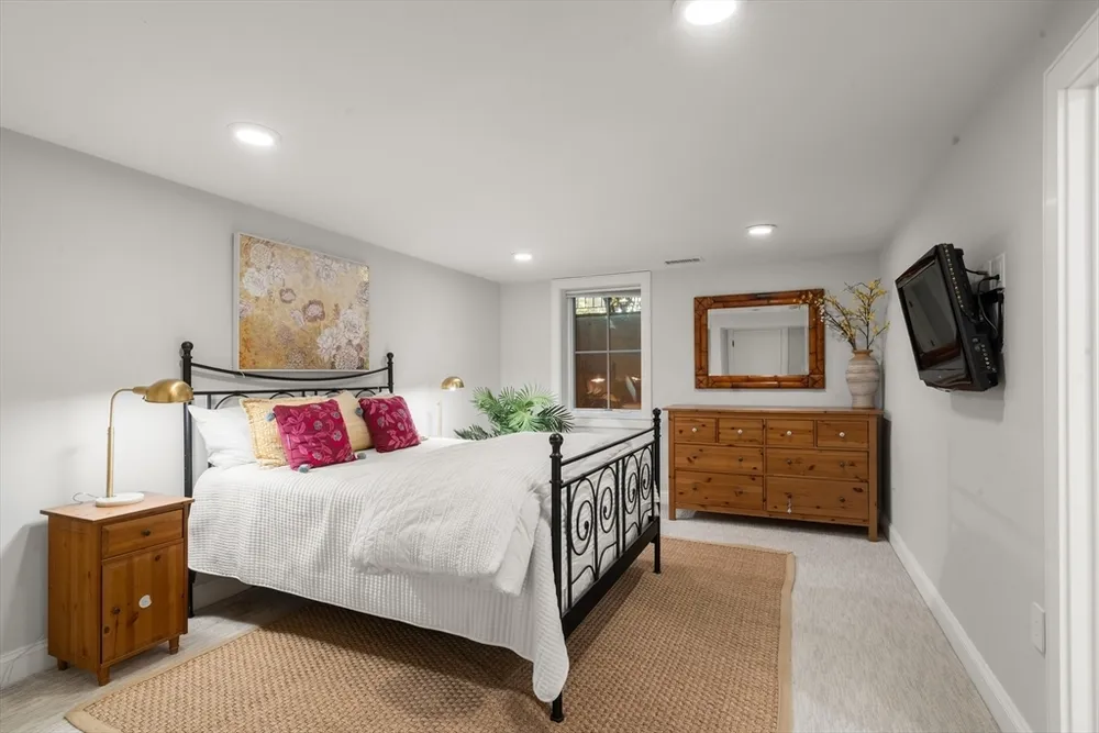 175 COOLIDGE HILL, Cambridge, MA 02138