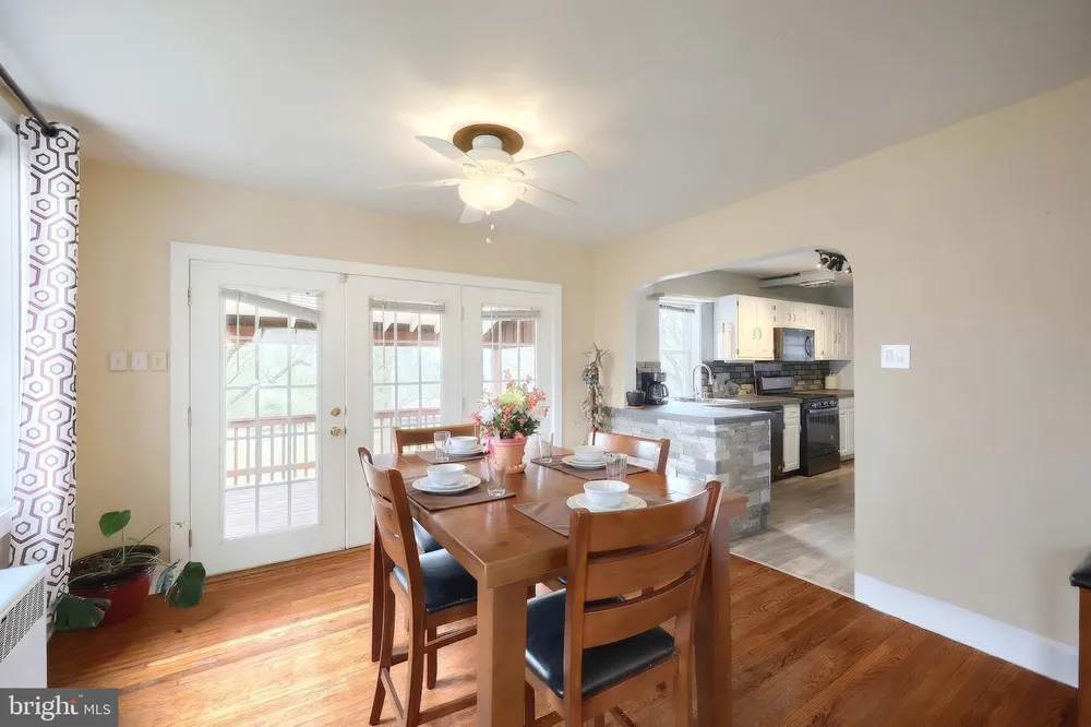990 E Canal Rd, Dover, PA 17315