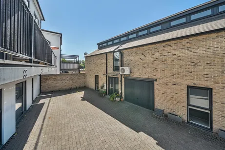 North Road, Hertford, SG14