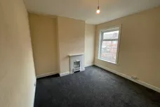 Aire Terrace, CASTLEFORD