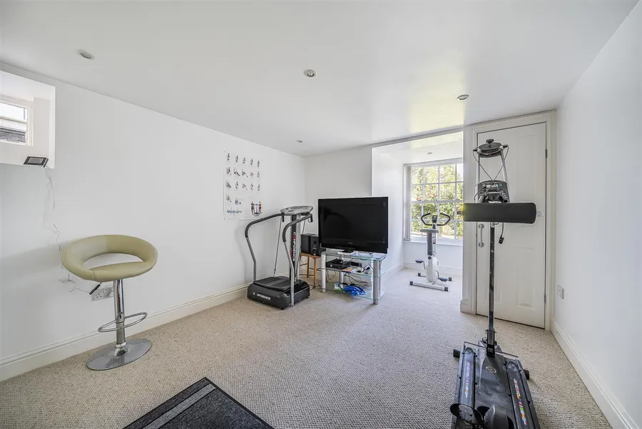Property Image 25