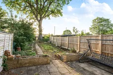 Holtwhite Avenue, Enfield