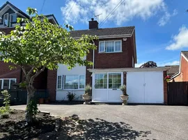 Willow Road, Bromsgrove thumb 2