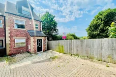 Cedar View, Wakefield