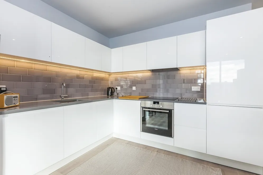 Commodore House, E16 photo 3