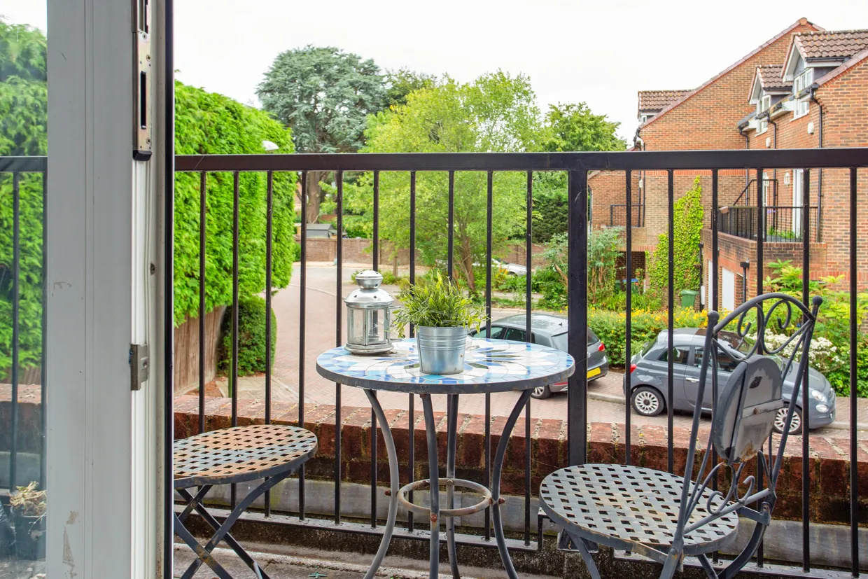 Dew Pond Close, Horsham, RH13 photo 13