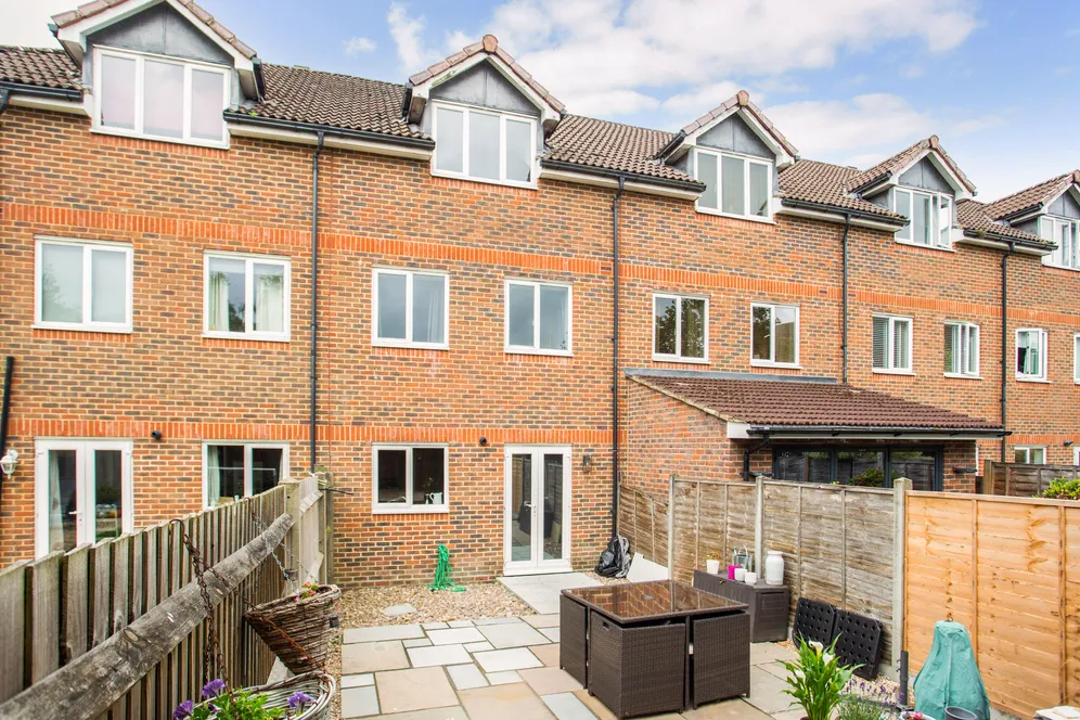 Dew Pond Close, Horsham, RH13 photo 15