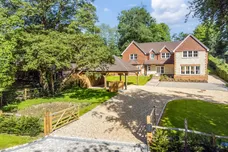 Wellhouse Road, Beech, GU34 photo 1