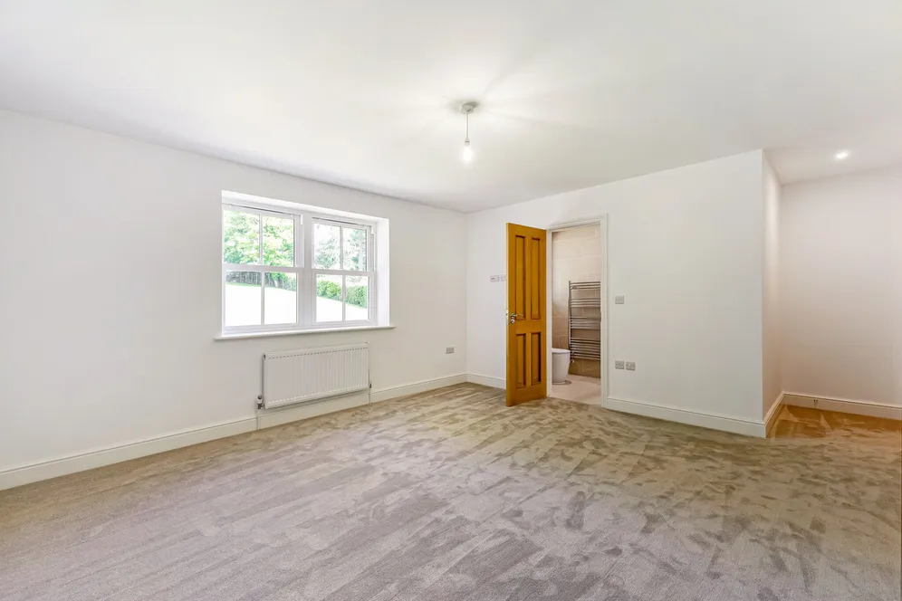 Wellhouse Road, Beech, GU34 photo 6