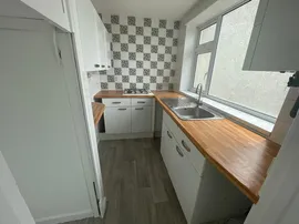 Uppercliff Close, Penarth thumb 2