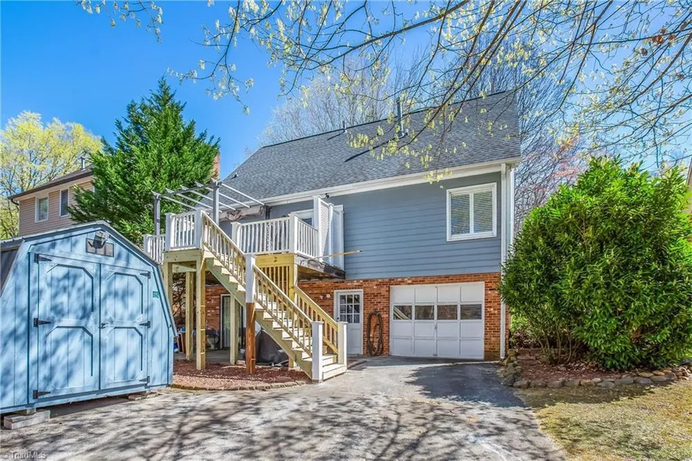 4104 Moss Brook Dr, Winston Salem, NC 27127