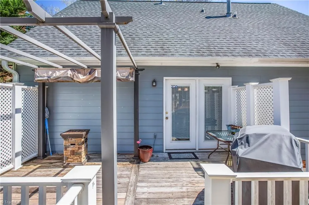 4104 Moss Brook Dr, Winston Salem, NC 27127
