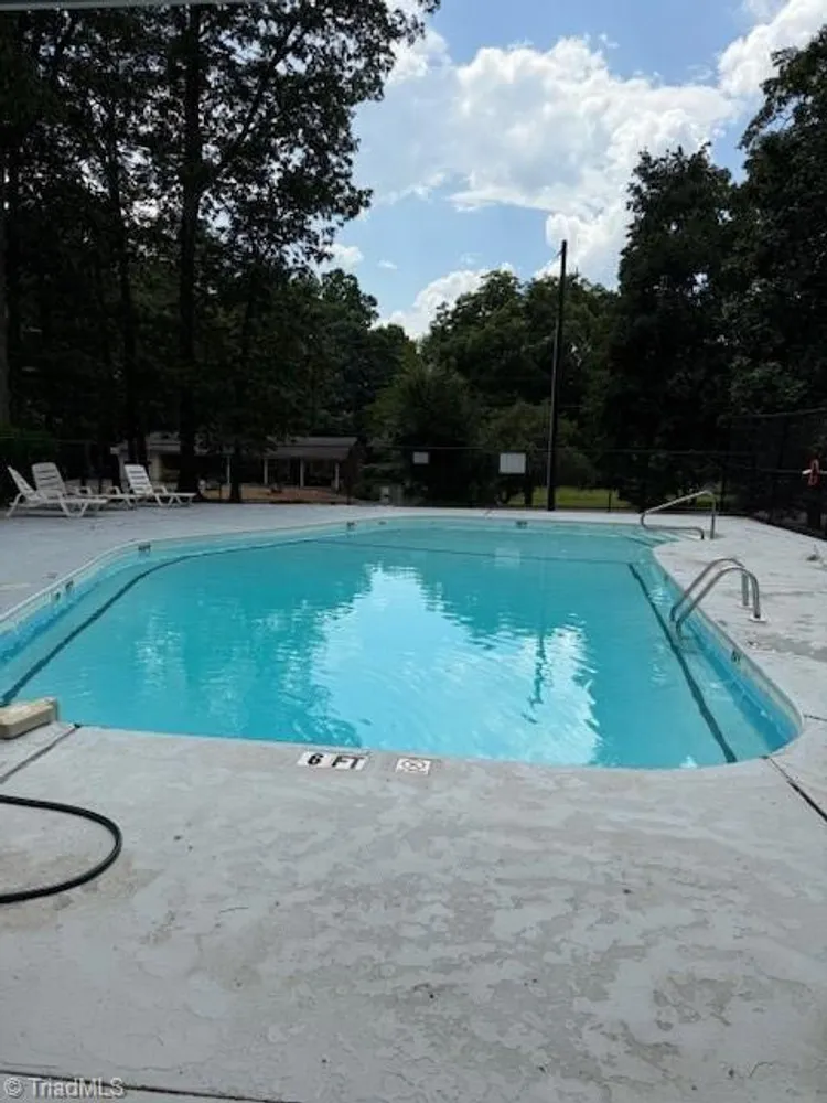 4104 Moss Brook Dr, Winston Salem, NC 27127