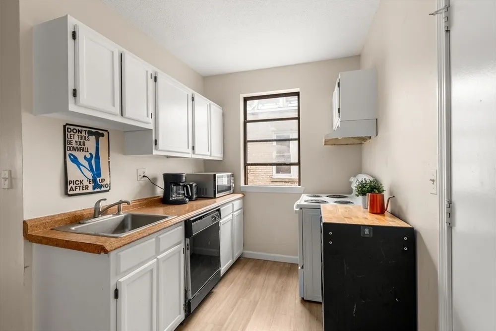 317 Summit Ave, Boston, MA 02135