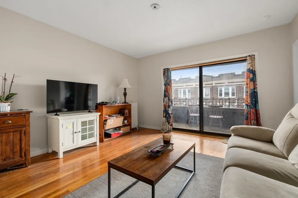 317 Summit Ave, Boston, MA 02135