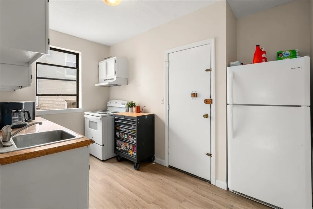 317 Summit Ave, Boston, MA 02135
