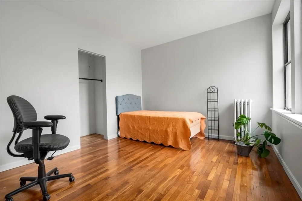 317 Summit Ave, Boston, MA 02135