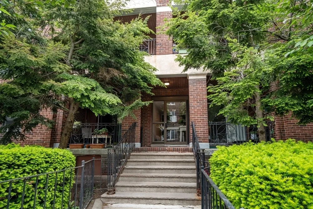 317 Summit Ave, Boston, MA 02135