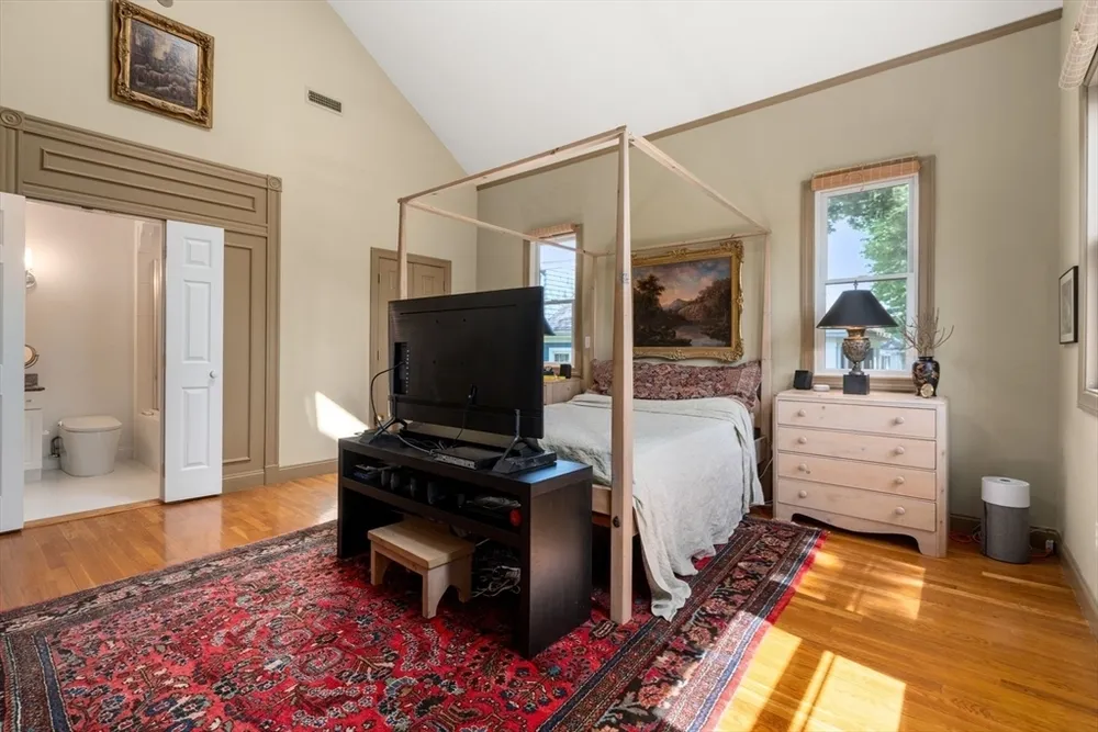 70 Victoria St, Somerville, MA 02144