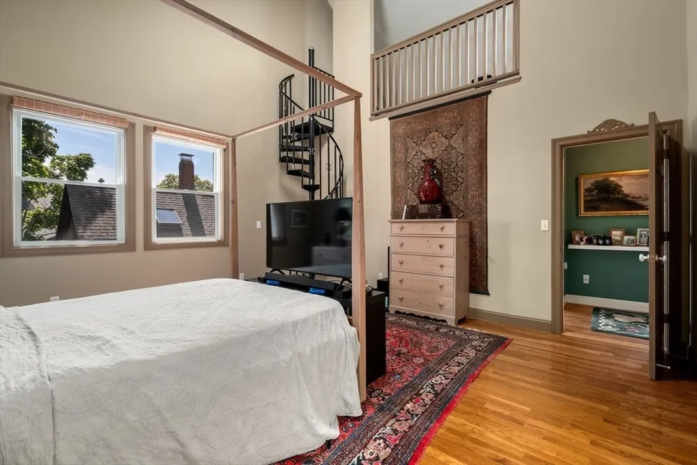 70 Victoria St, Somerville, MA 02144