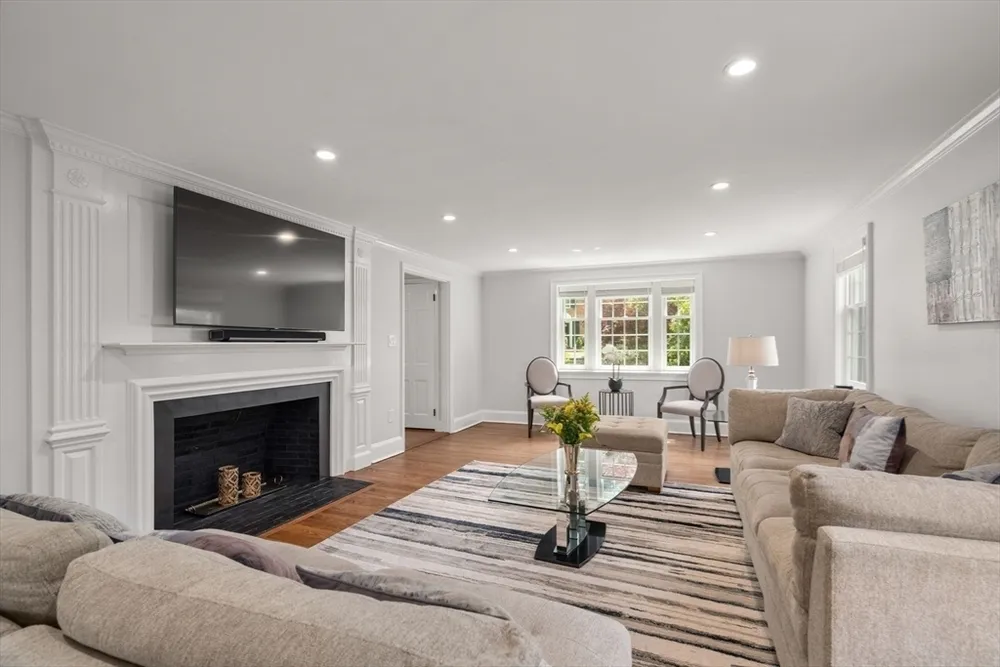 100 Village Hill Rd, Belmont, MA 02478