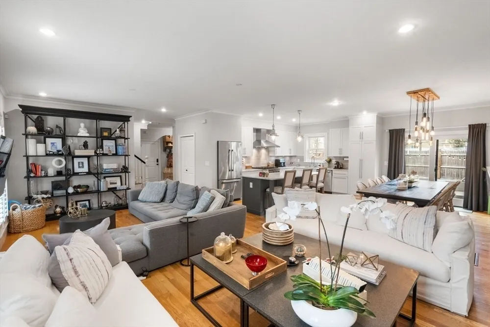 75 Auburn St, Newton, MA 02466
