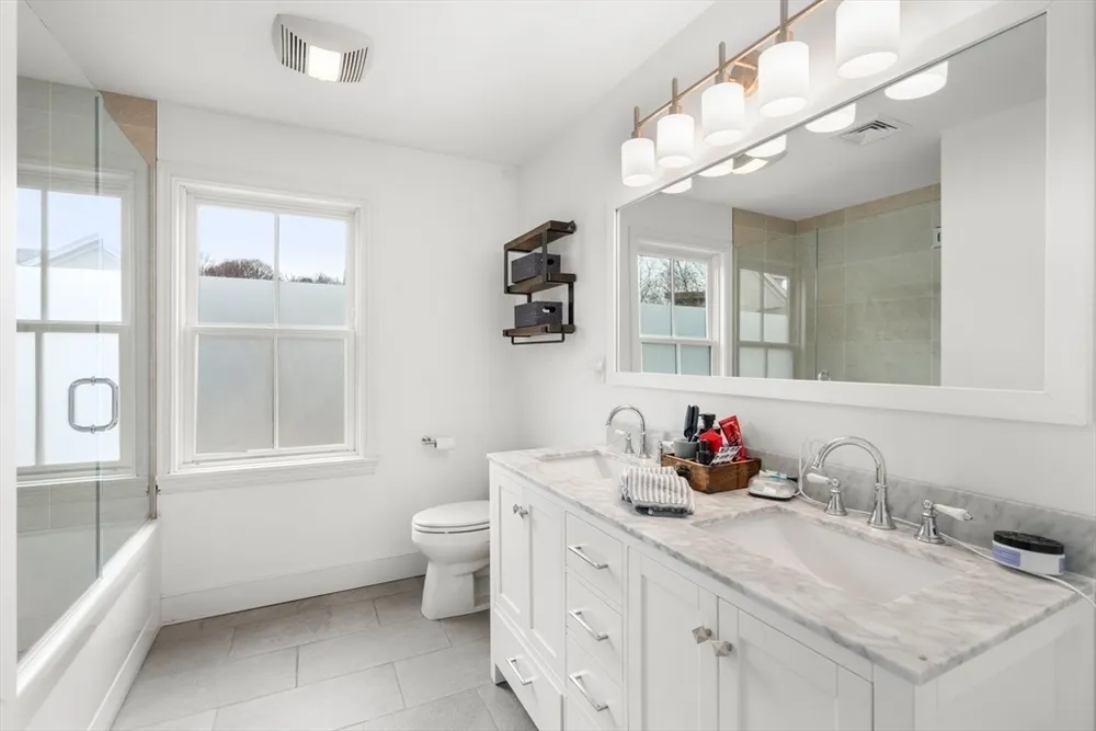 75 Auburn St, Newton, MA 02466