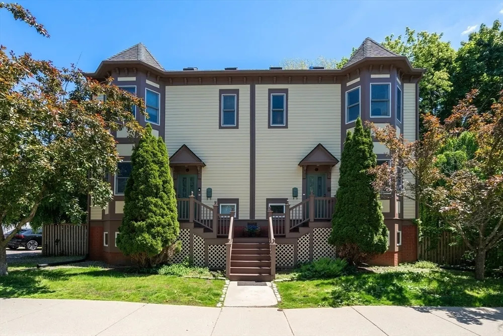 70 Victoria St, Somerville, MA 02144