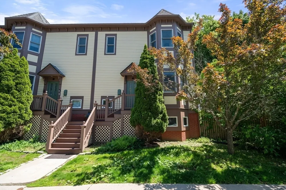 70 Victoria St, Somerville, MA 02144