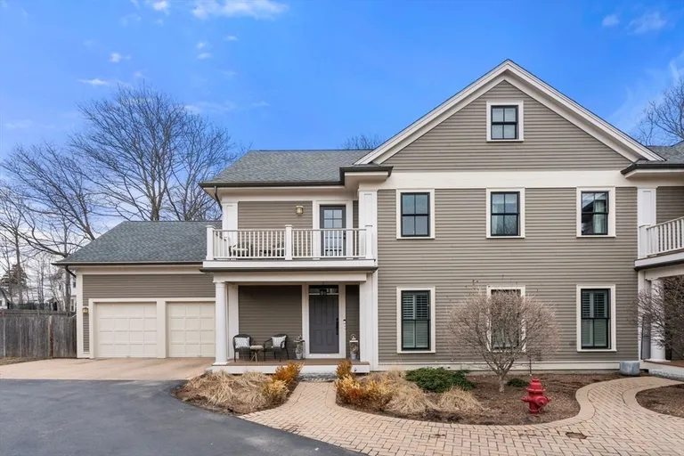 73 Auburn St, Newton, MA 02466