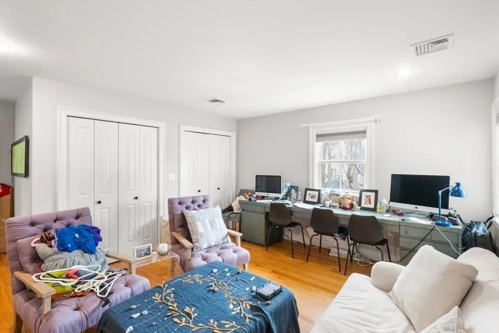 75 Auburn St, Newton, MA 02466