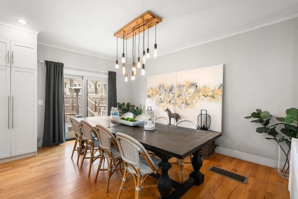 73 Auburn St, Newton, MA 02466