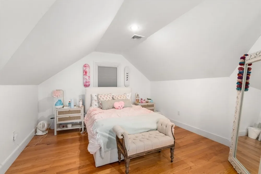 75 Auburn St, Newton, MA 02466