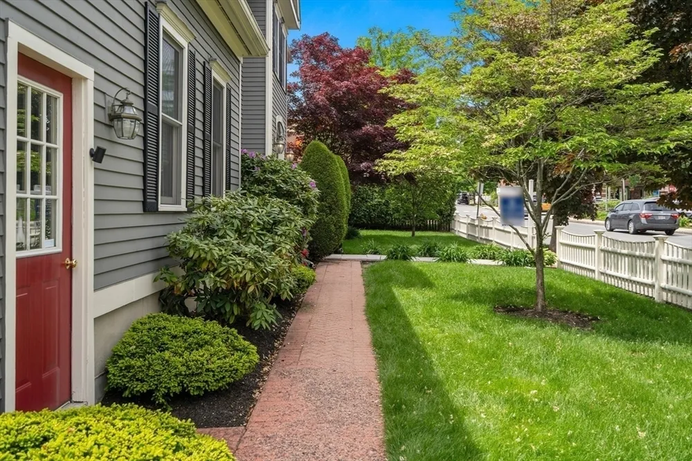 308 Brighton St, Belmont, MA 02478
