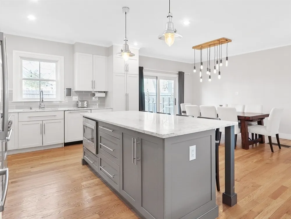 73 Auburn St, Newton, MA 02466