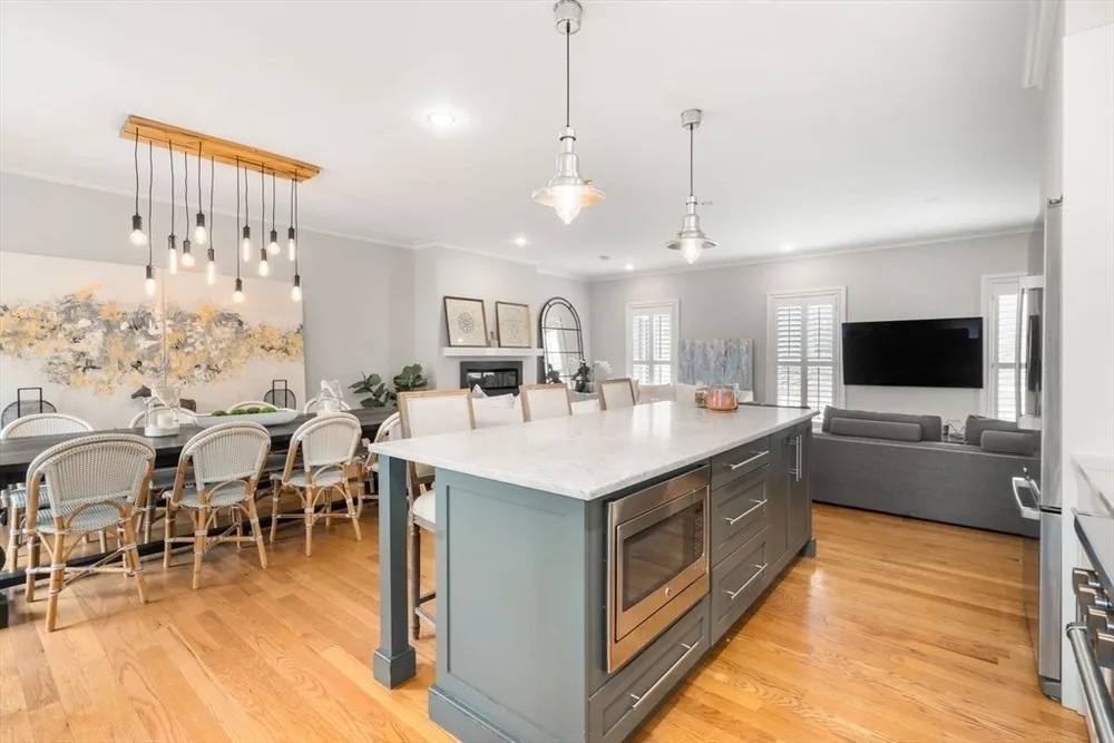 73 Auburn St, Newton, MA 02466