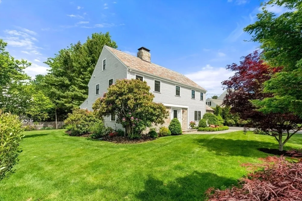 100 Village Hill Rd, Belmont, MA 02478