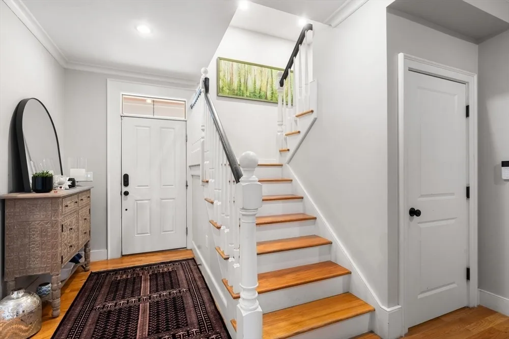 73 Auburn St, Newton, MA 02466