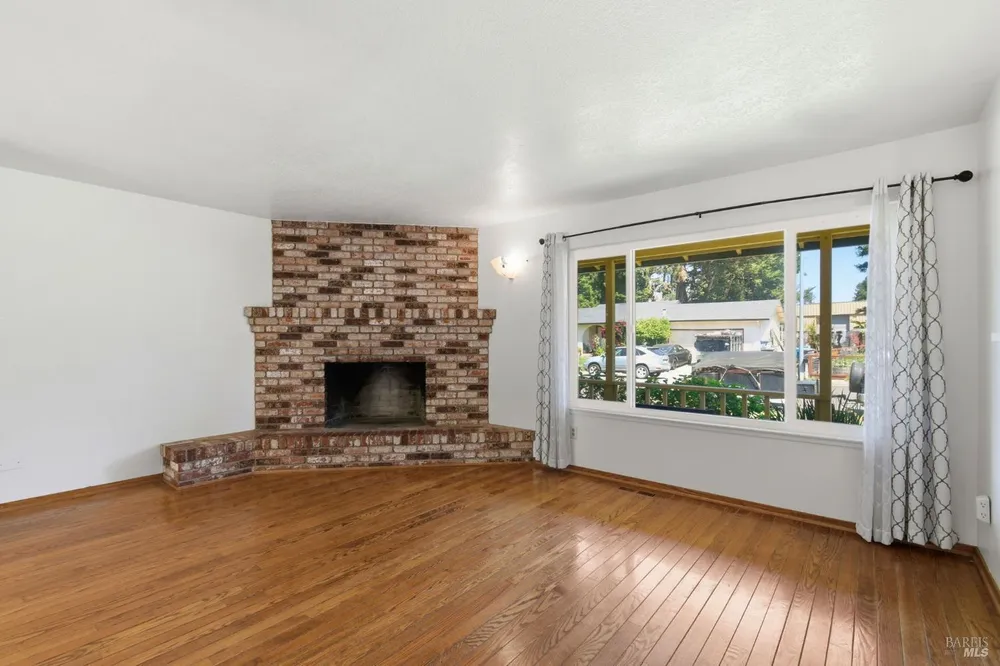 1344 Sugar Bear Ln, Santa Rosa, CA 95407