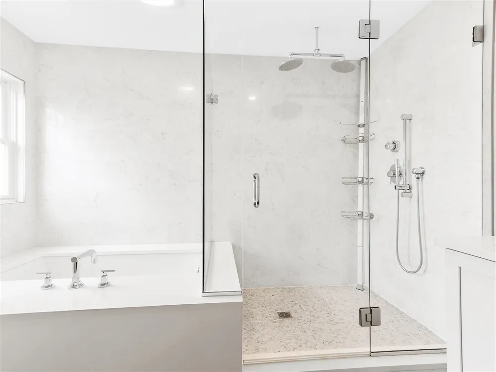 73 Auburn St, Newton, MA 02466