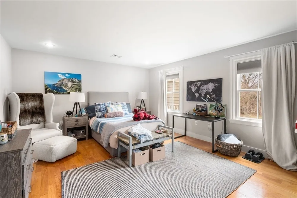 73 Auburn St, Newton, MA 02466