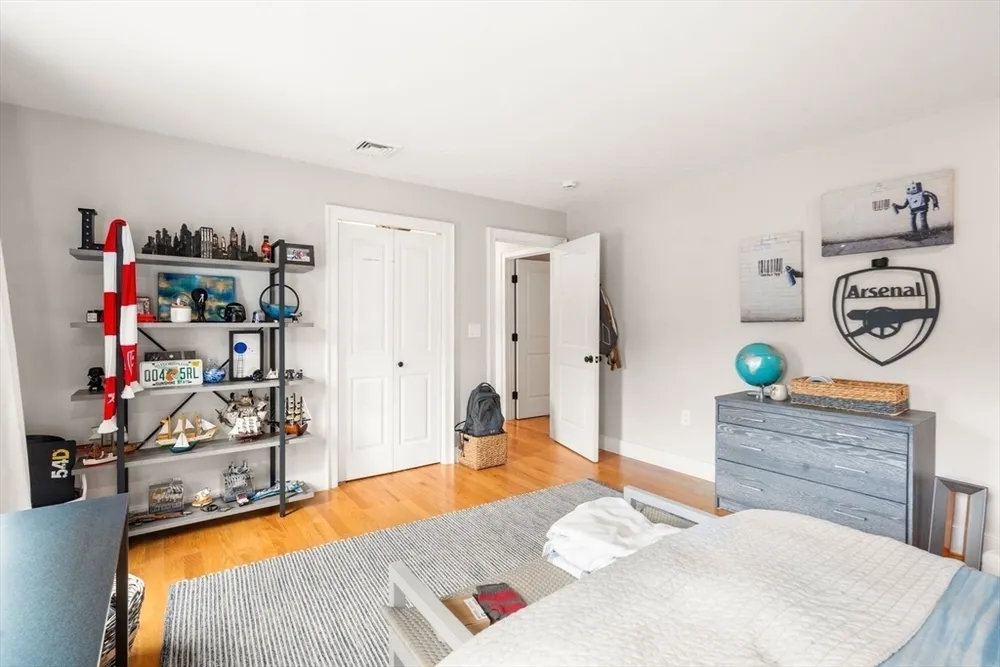 73 Auburn St, Newton, MA 02466