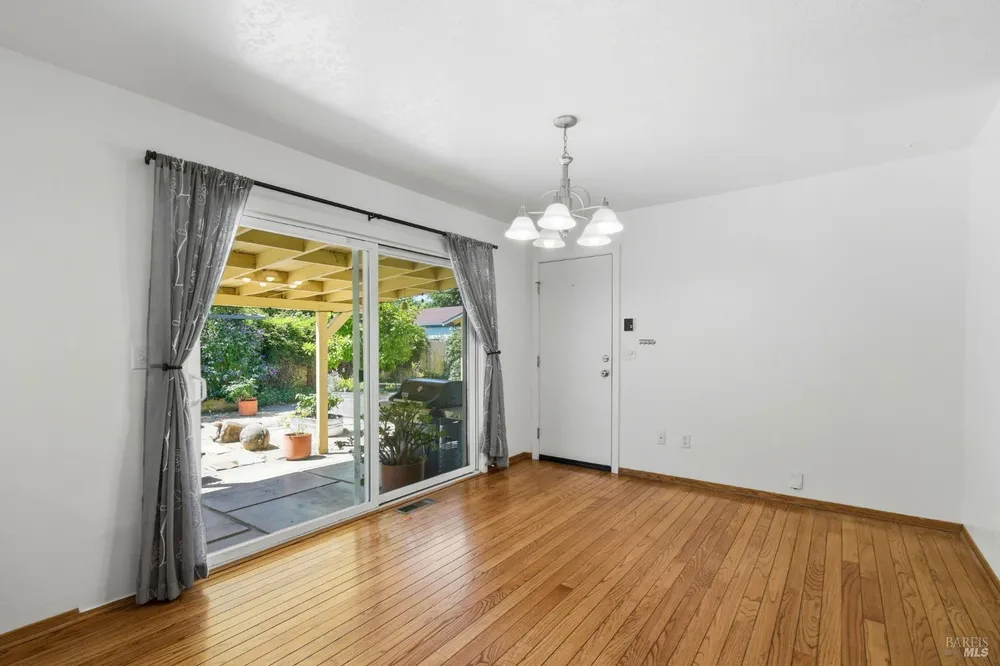 1344 Sugar Bear Ln, Santa Rosa, CA 95407