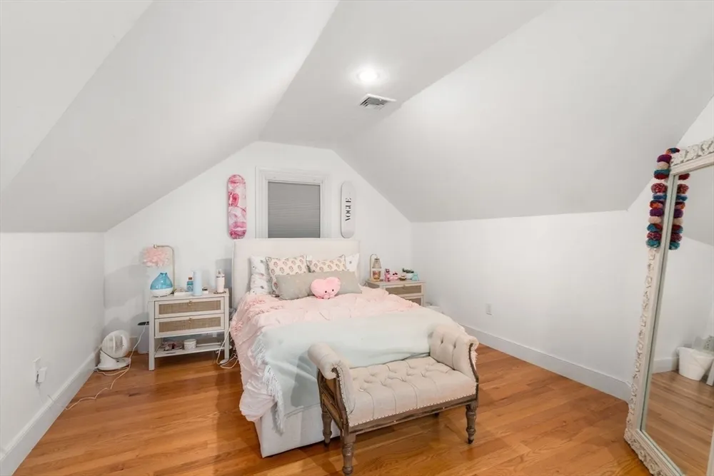 73 Auburn St, Newton, MA 02466